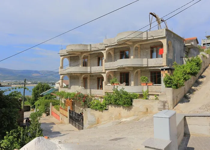 Appartement With Parking Space Mastrinka, Ciovo - 18954 *