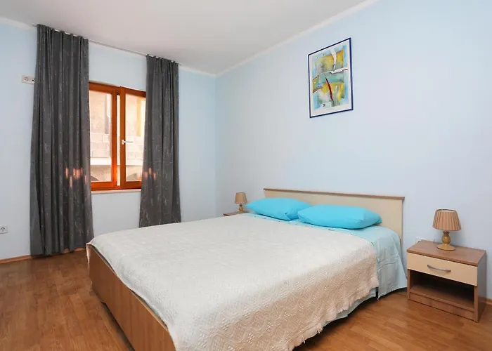 With Parking Space Mastrinka, Ciovo - 18954 Appartement *