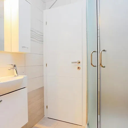 Apartman With Parking Space Mastrinka, Ciovo - 18954