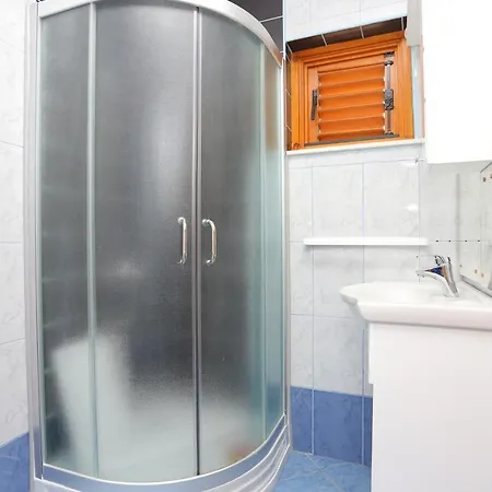 With Parking Space Mastrinka, Ciovo - 18954 Apartamento *